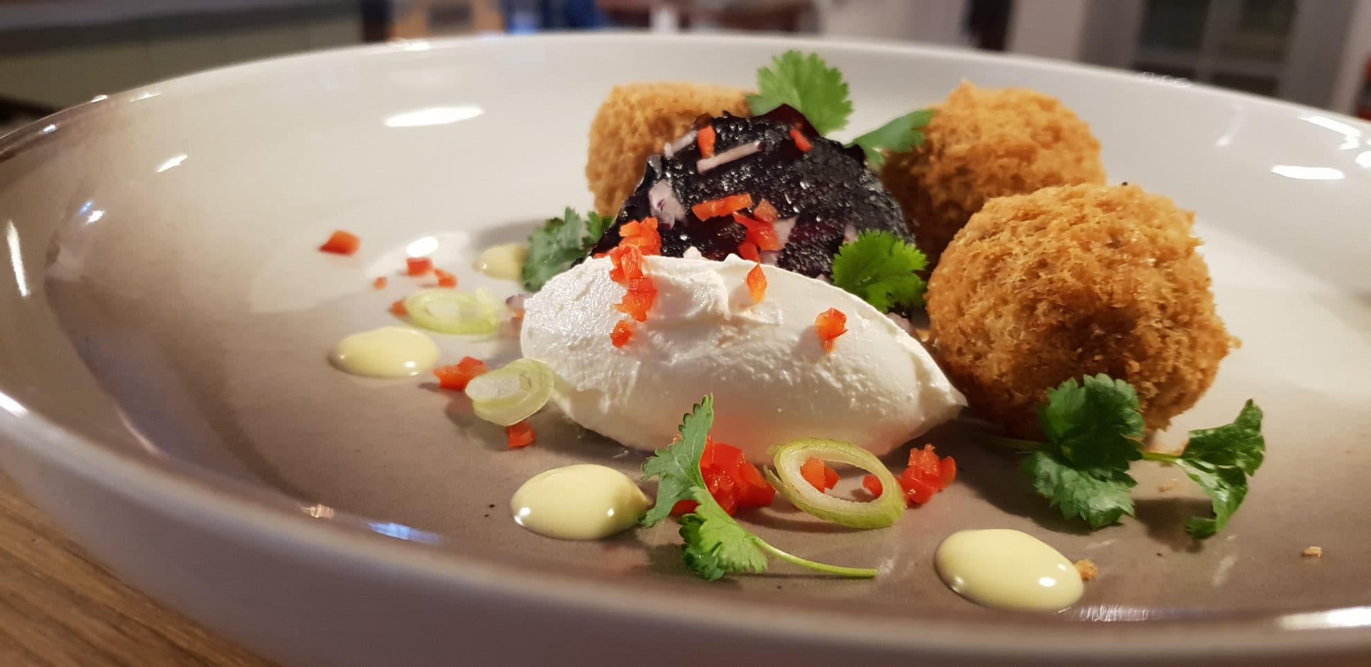 bild på Pankopanerad falafel av smörbönor